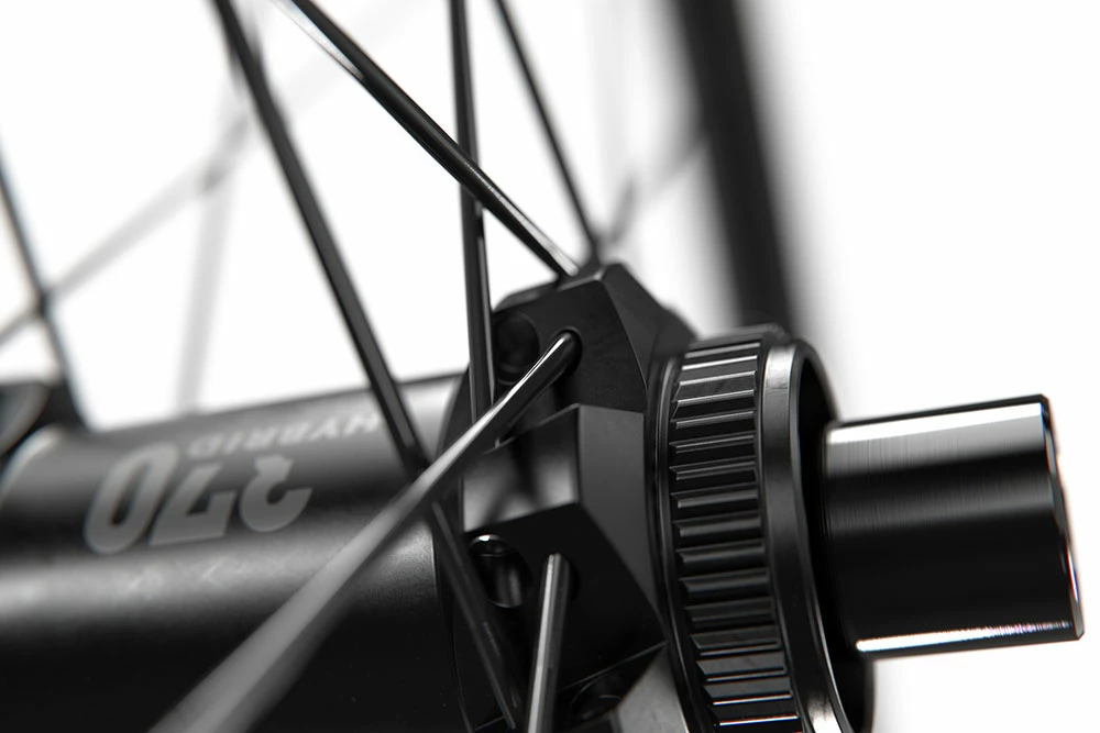 Dt-swiss Roue Avant HU 1900 Spline® 27,5" 35mm CL Boost 5 Dt-swiss Roue Avant HU 1900 Spline® 27,5" 35mm CL Boost – Image 3