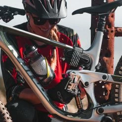 Lezyne Super SV22 Multitool 10 Lezyne Super SV22 Multitool -Vélo Soldes lezyne 1 MT SPRSV 22V106 Super SV22 Multitool 4